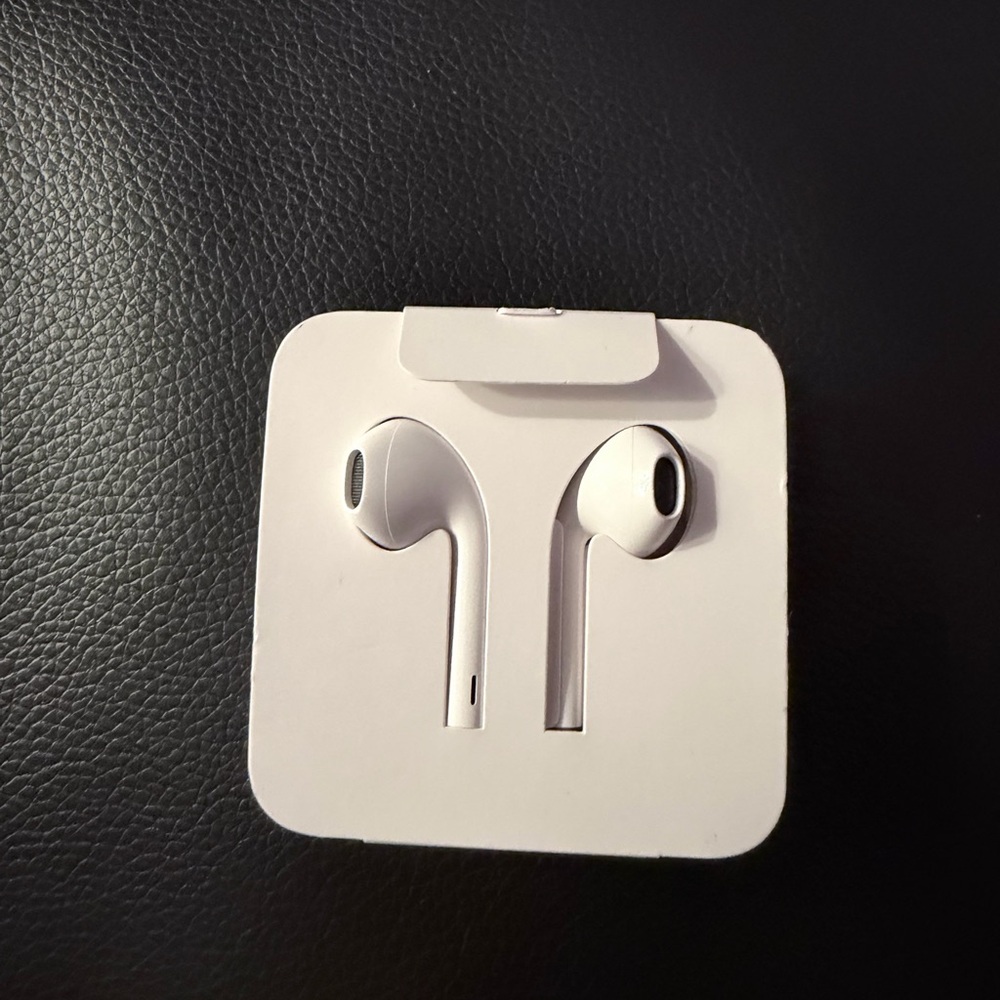Apple White Earbud Headphones